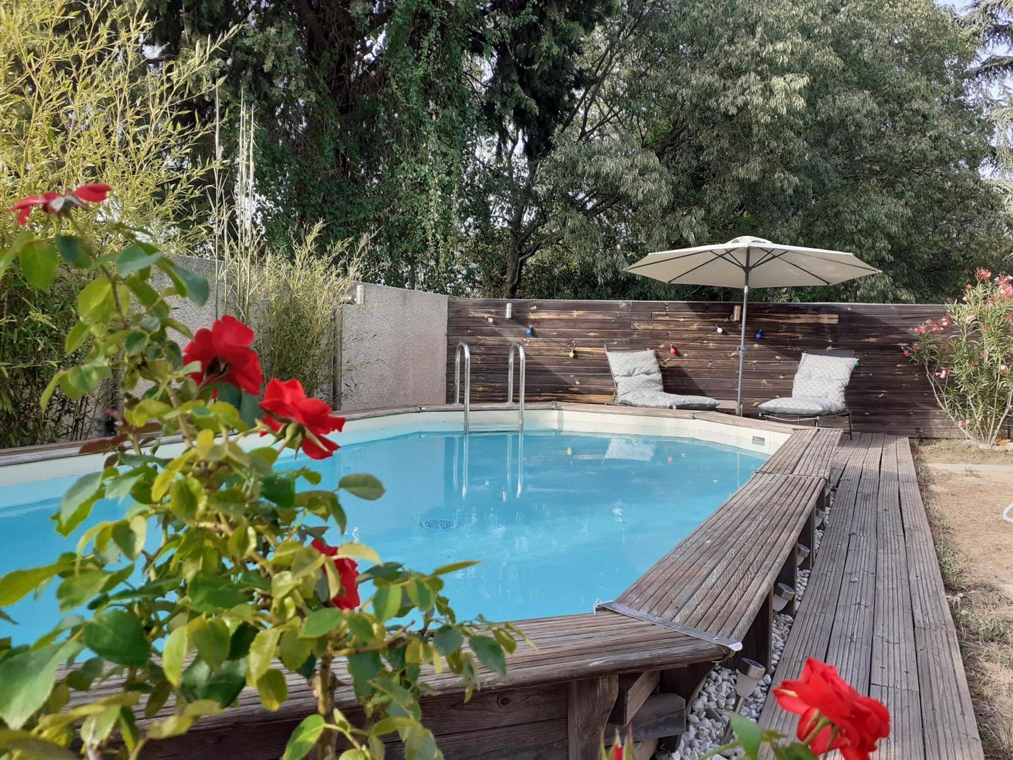 Location Saisonniere Avec Piscine Et Terrasse Au Pied Du Luberon Hotel Lauris Kültér fotó