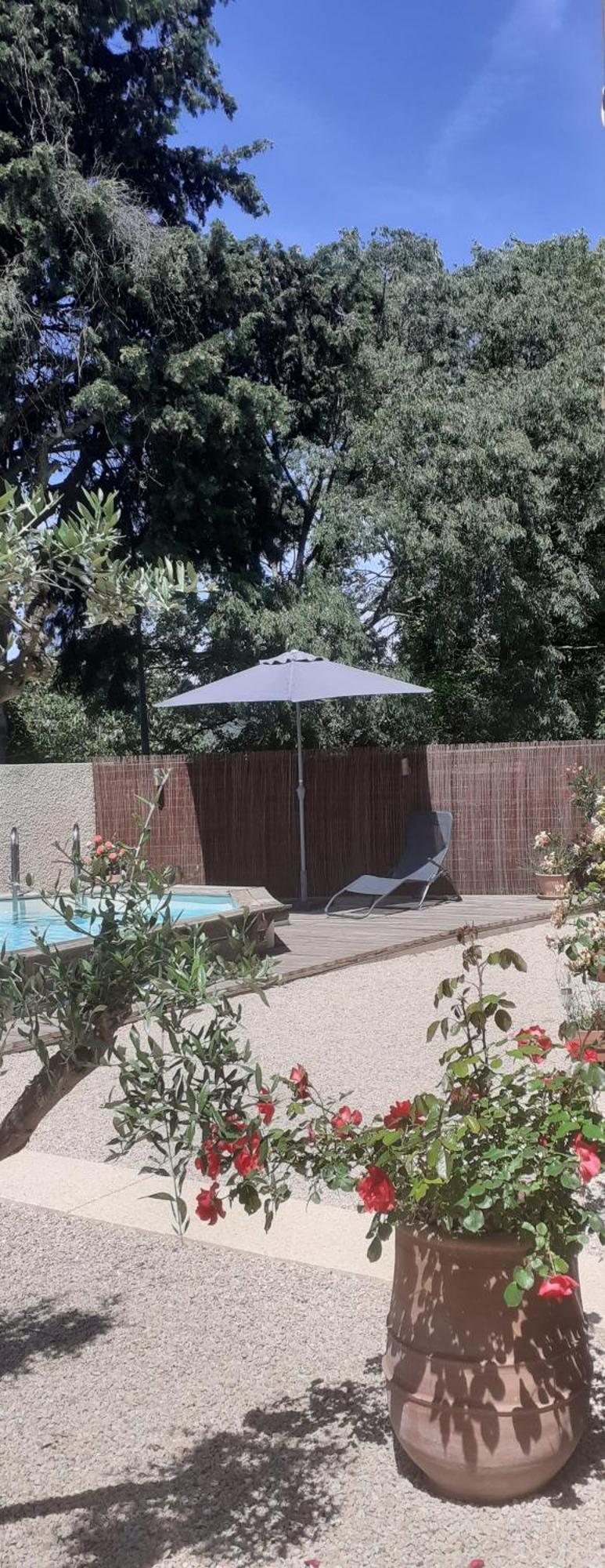 Location Saisonniere Avec Piscine Et Terrasse Au Pied Du Luberon Hotel Lauris Kültér fotó
